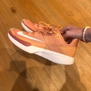 Nike Vapor Light tennis shoes